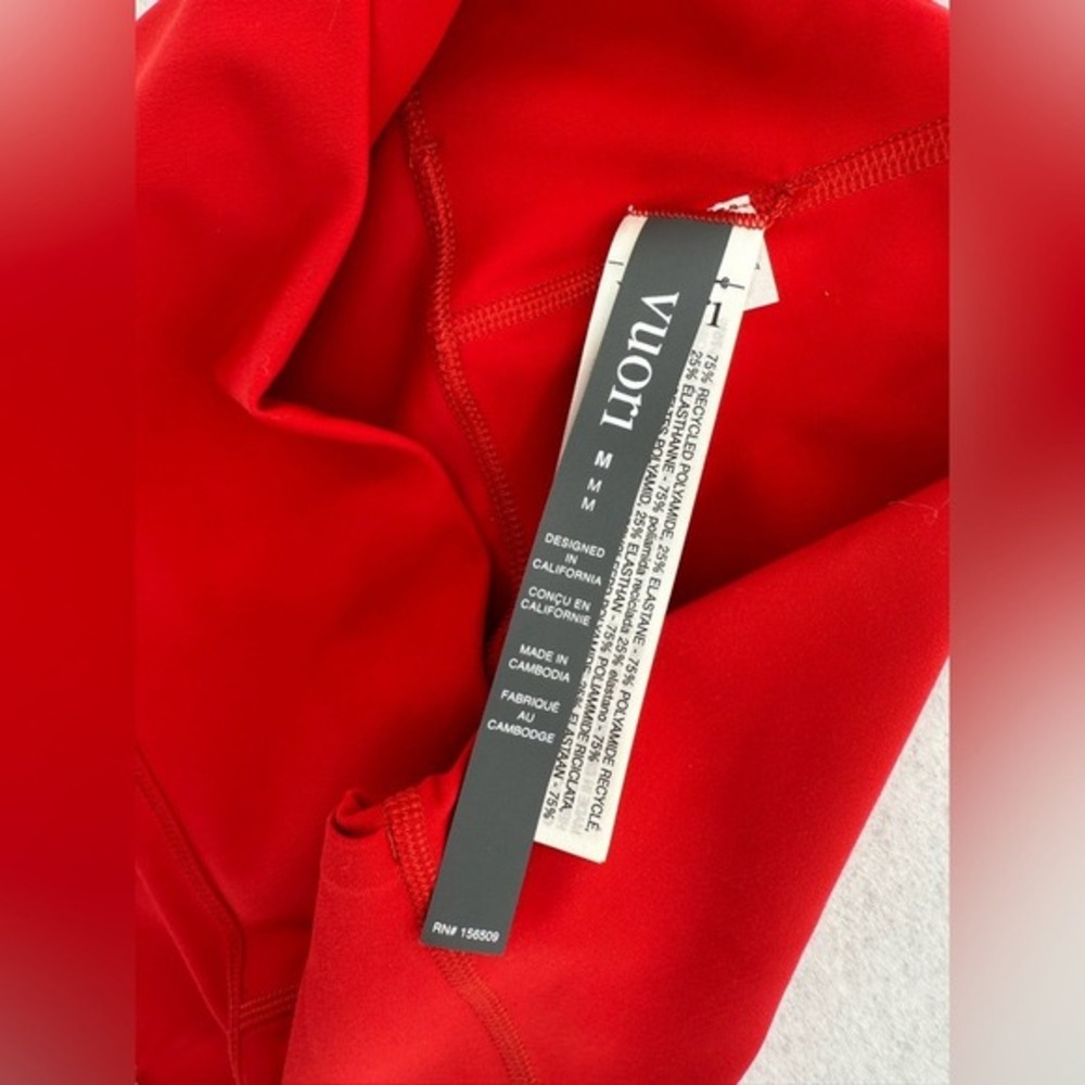 NWT Vuori Vuori AllTheFeels Legging Cherry‎ Size Medium - Picture 4 of 12